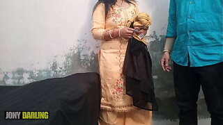 ladke ke room me punjabi amma ko mila condom, ladke ne usi condom se amma ko chod diya, real sex with clear hindi audio