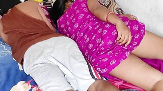 Faat Gyi Mumma Ki Burr, Desi Boy Share Bed With Step Mumma In Dirty Hindi Audio