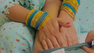 sasur ji ne bahu ko tel maalish ke bahane mein Kiya sex Father-in-law fucked by daughter-in-law on the pretext of oil massage