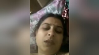Today Exclusive -sexy Desi Bhabhi Showing Her Nude Body