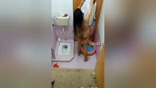 Today Exclusive- Hot Look Desi Girl Bathing Capture By