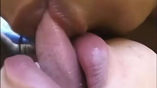 hot kiss pakistan and indian