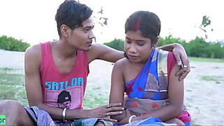 Unmarried village teen girl best sex! Indian beautiful poor girl reality sex