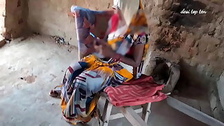 Desi sexy Bhoji'_s saree fucked on the bed best Indian sex video real desi sex hindi dirty audio